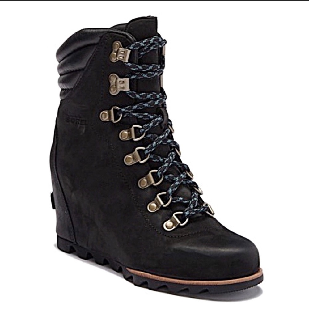Used Sorel conquest wedge boots